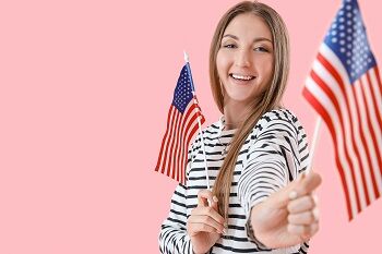 La Ciudadanía Americana Le Brinda Innumerables Derechos A Los Residentes Inmigrantes De EE.UU. Que Deciden Obtenerla